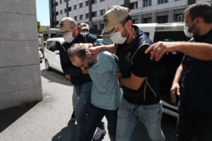 إعلام تركي: صورة للحظة القبض على "الصميدعي" من قبل السلطات التركية 