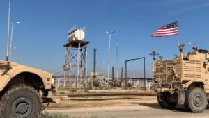 آبار النفط السورية كانت تنتج يومياً ما يقدر بنحو 385 ألف برميل قبل بدء الثورة عام 2011، وكان يُستهلك منه محلياً نحو 245 ألف برميل